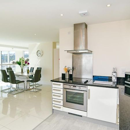Just Stay Wales - Meridian Quay Penthouses Суонзи Екстериор снимка