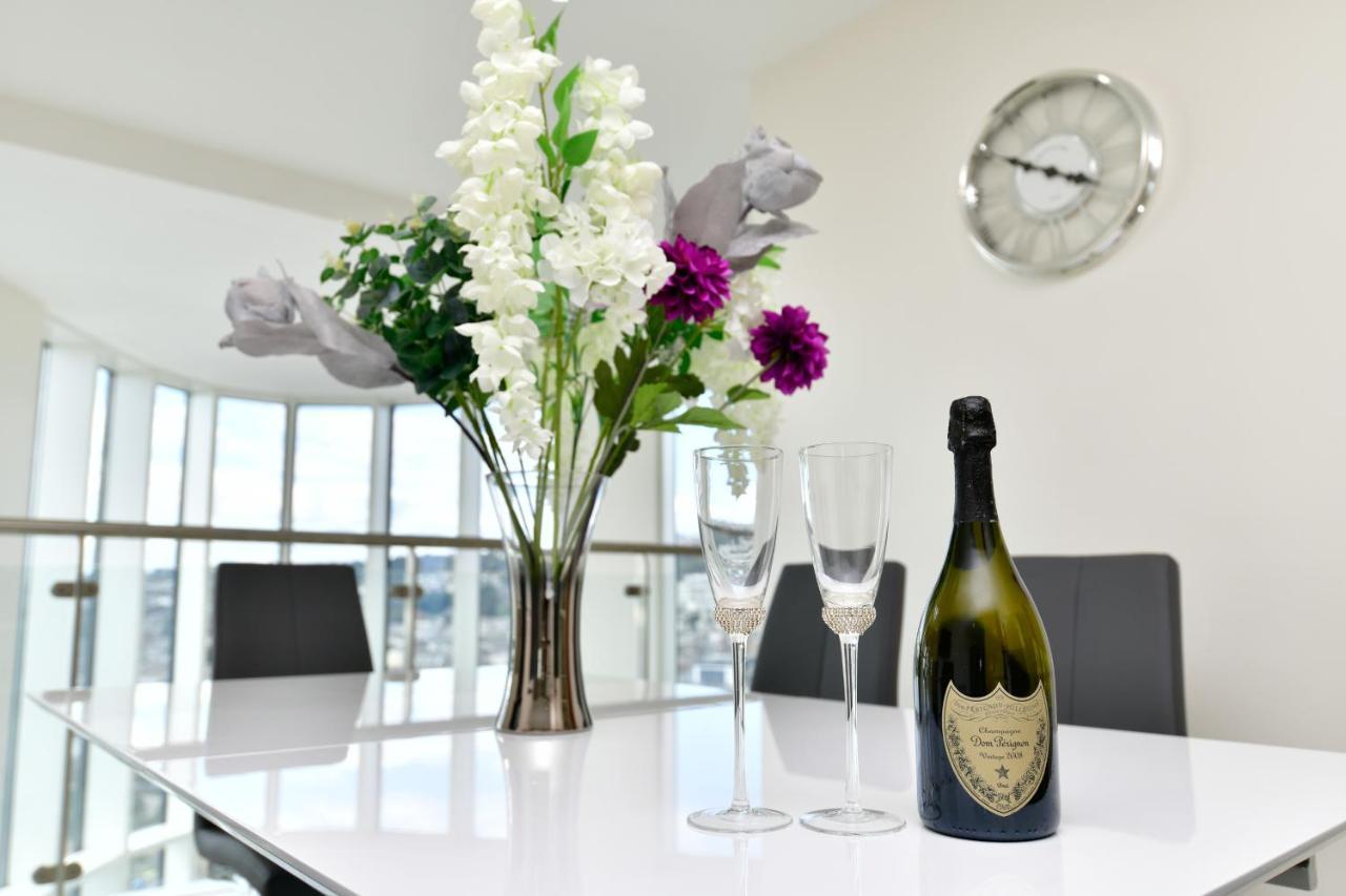 Just Stay Wales - Meridian Quay Penthouses Суонзи Екстериор снимка