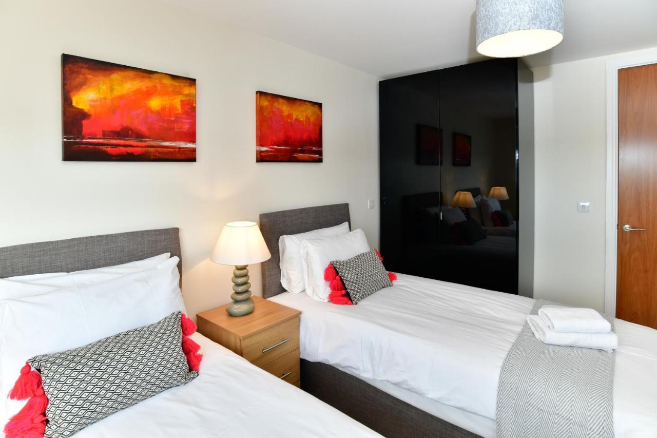 Just Stay Wales - Meridian Quay Penthouses Суонзи Екстериор снимка