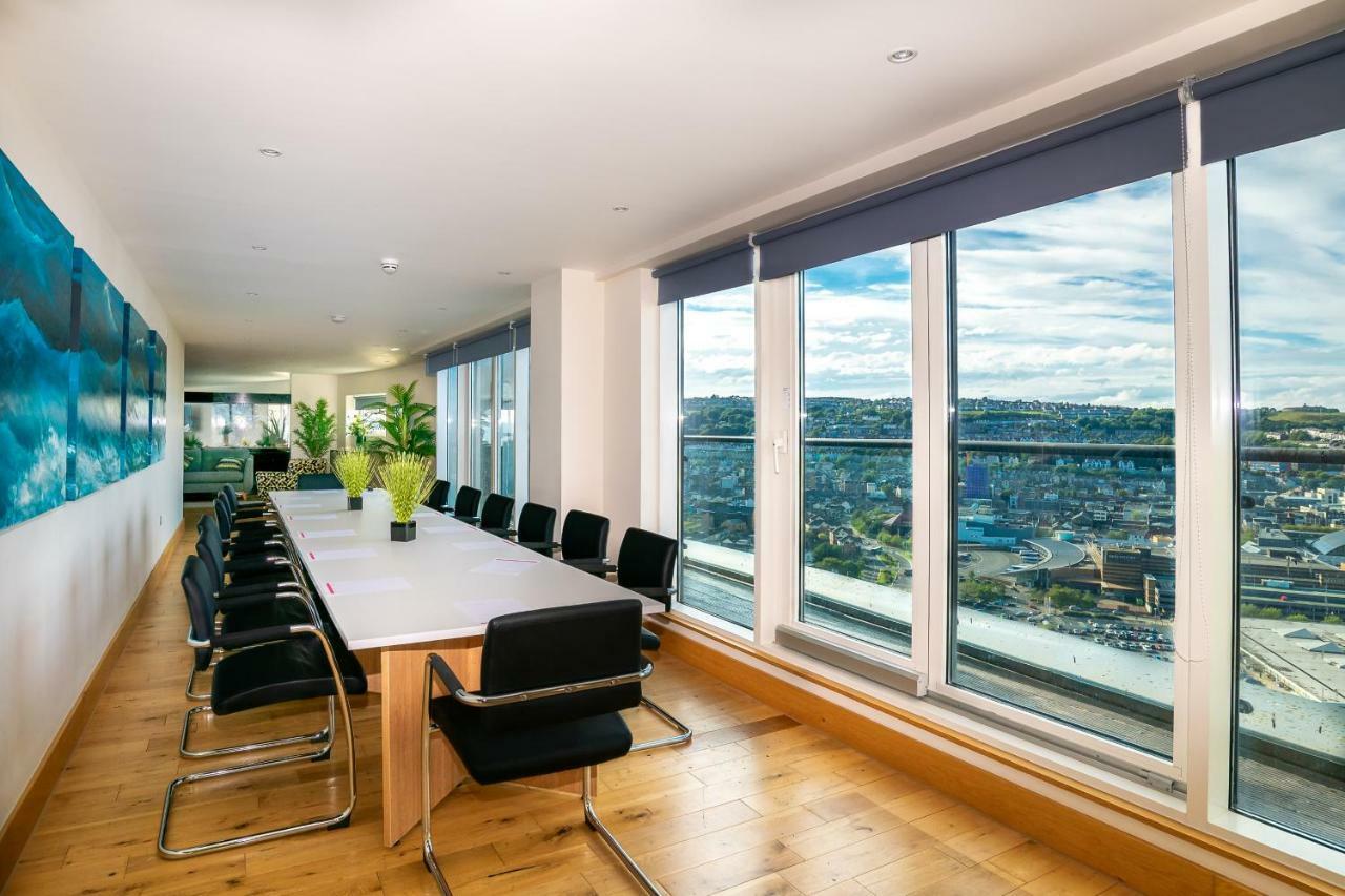 Just Stay Wales - Meridian Quay Penthouses Суонзи Екстериор снимка