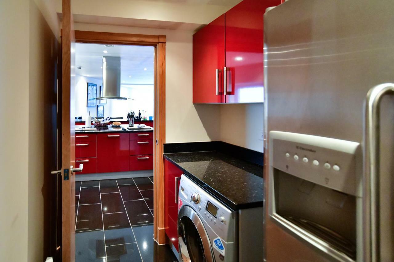 Just Stay Wales - Meridian Quay Penthouses Суонзи Екстериор снимка