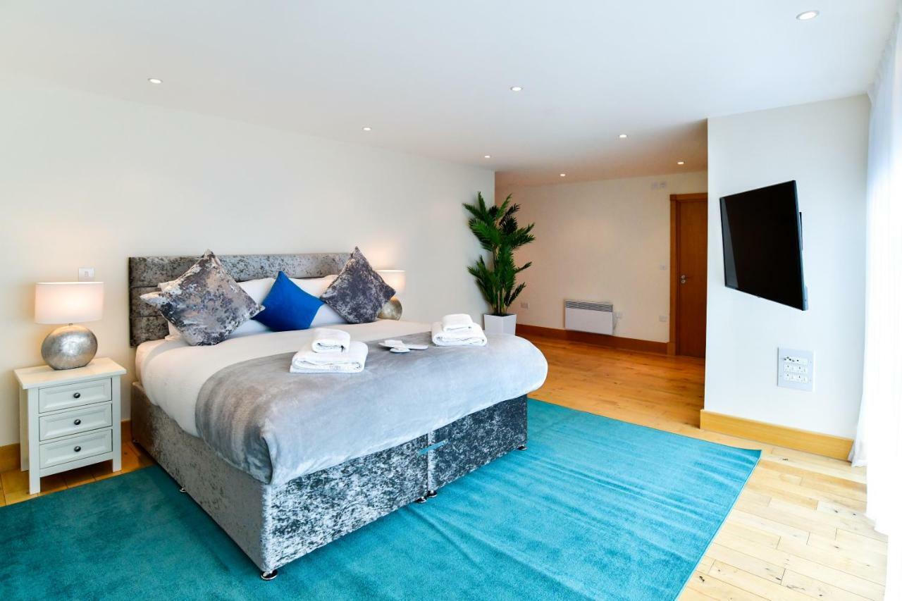 Just Stay Wales - Meridian Quay Penthouses Суонзи Екстериор снимка