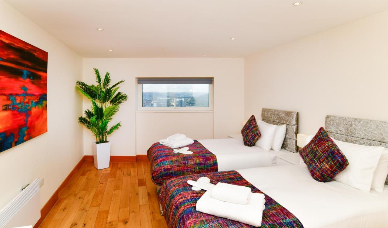 Just Stay Wales - Meridian Quay Penthouses Суонзи Екстериор снимка